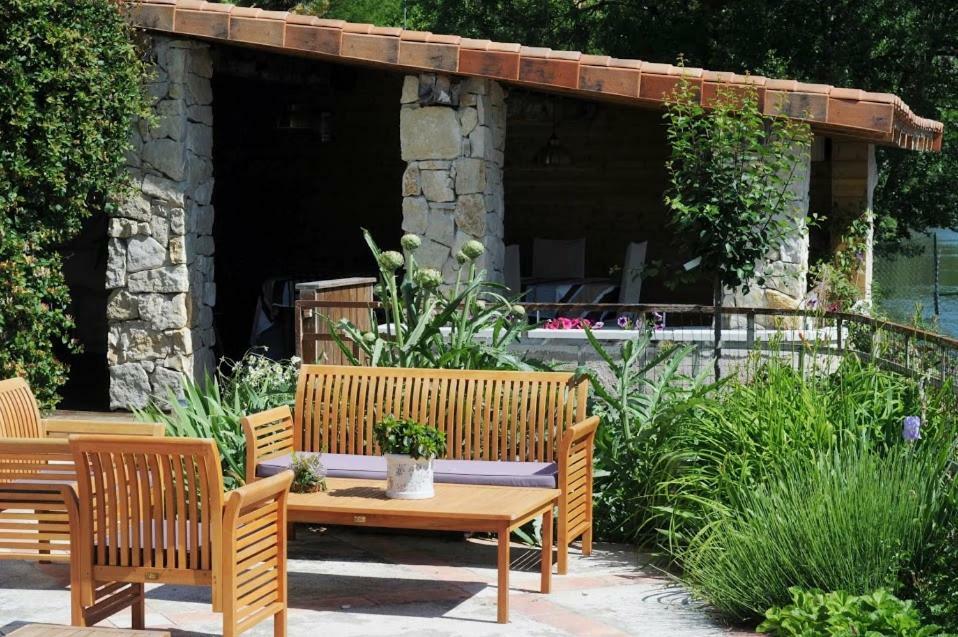 Les Rives De L'Isle Hotel Saint-Astier  Exterior photo